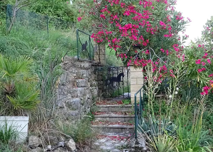 La Calade De Joux 度假居 *